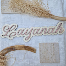 Charger l'image dans la galerie, décoration murale prénom bois personnalisé néon