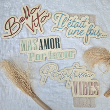 Charger l'image dans la galerie, Phrase en bois personnalisée effet "néon" – Décoration murale