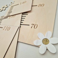 Charger l'image dans la galerie, toise murale bois graduée 65 à 140 cm