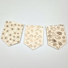 Charger l'image dans la galerie, décoration murale bois fanion chambre bébé