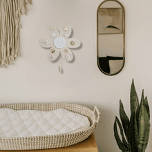 Charger l'image dans la galerie, boîte à musique murale fleur en bois